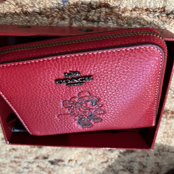 NWT! Coach MM Disney Tote 6 set! Choose the wristlet you want! - Picture 3 of 13